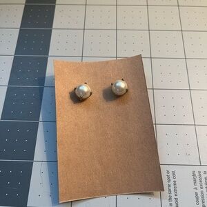 Stella & Dot Classic Pearl Earrings